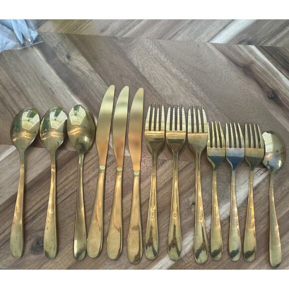 Cambridge Gold #21 3 Knives 3 Dinner 3 Salad‎ Forks 4 Dinner 1 Dessert Spoon Set - Picture 3 of 12